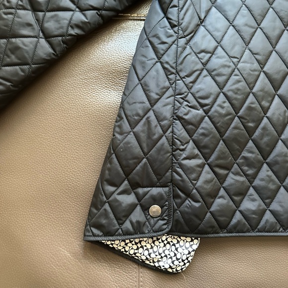 Coach Women’s Quilted Puffer Jacket In Small in Like New Condition - Picture 7 of 11